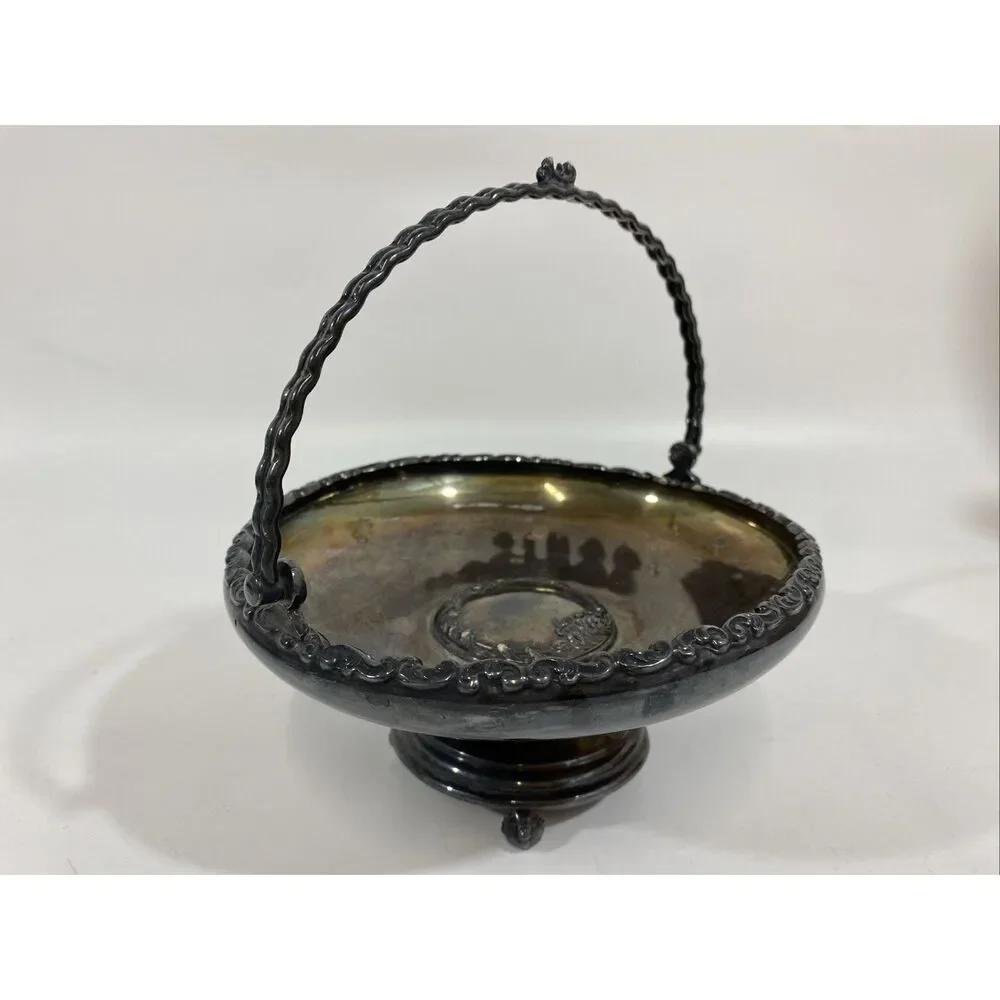 Antique Victorian Wilcox Silverplate Footed Bridal bouquet holder Basket 7” x 7”